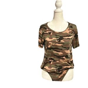 La Luxe Camo Bodysuit w/ loose fit above waist - small